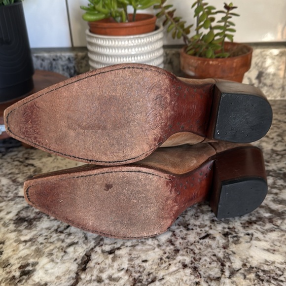 Tony Lama short cowboy leather boot pink embroidered floral accent - Picture 10 of 10